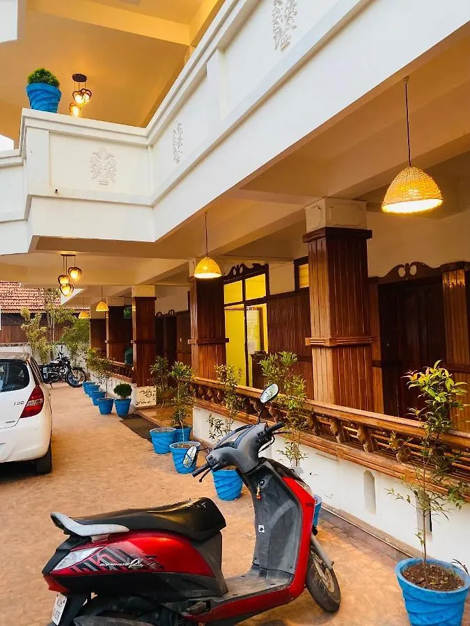 Hellovarkala Beach Resort 0*, 瓦尔卡拉